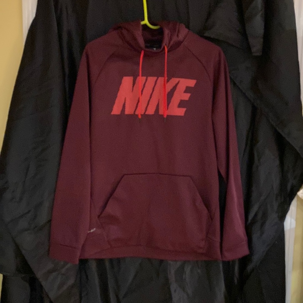 Med Dri-Fit Nike Hoodie